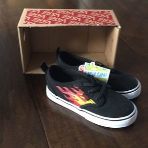 NWT boys vans size 10